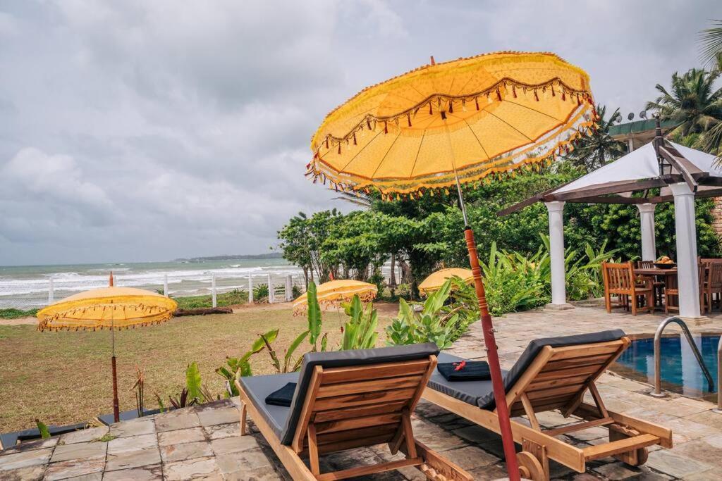 Santi Beach House With Pool & Beach Weligama Ngoại thất bức ảnh