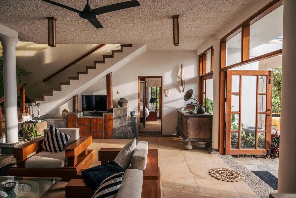 Santi Beach House With Pool & Beach Weligama Ngoại thất bức ảnh
