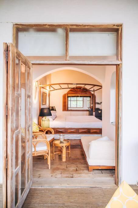 Santi Beach House With Pool & Beach Weligama Ngoại thất bức ảnh