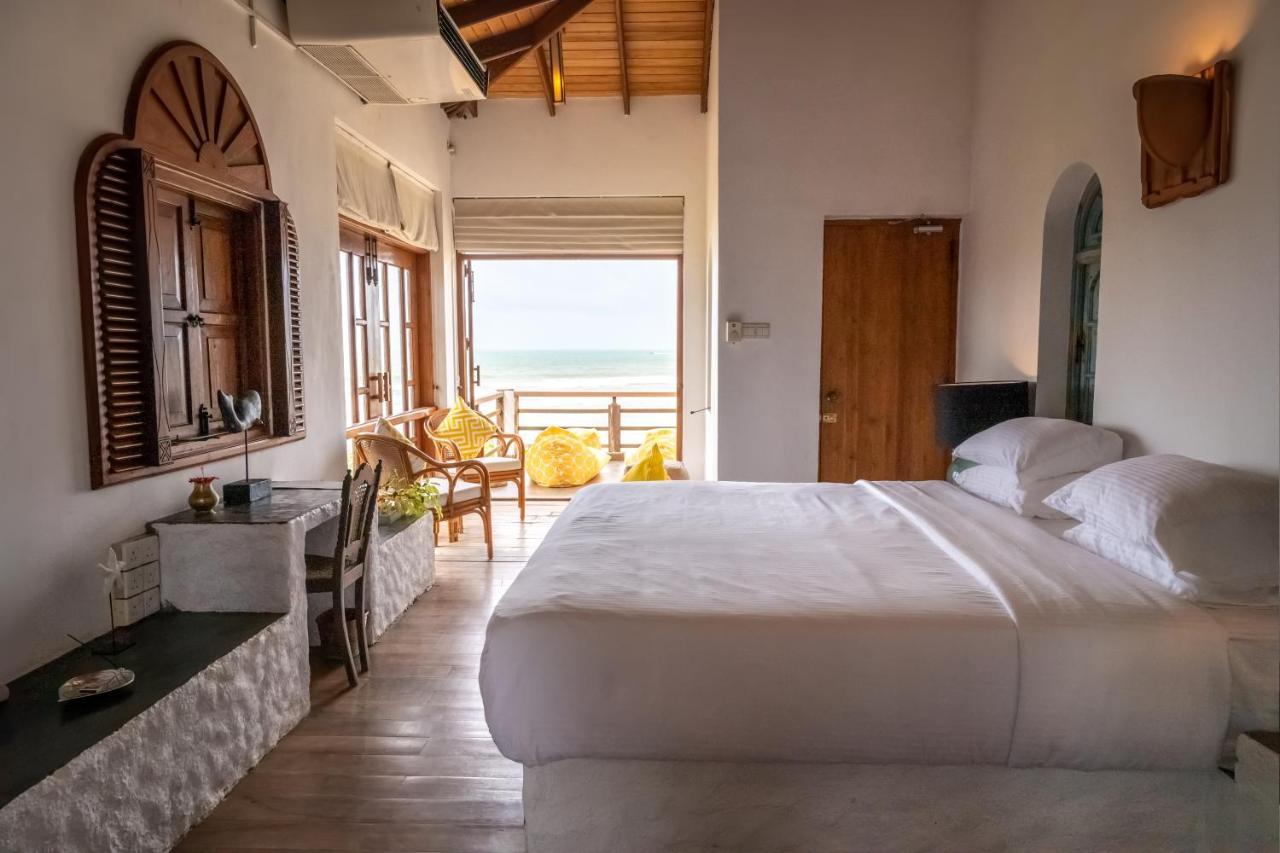 Santi Beach House With Pool & Beach Weligama Ngoại thất bức ảnh