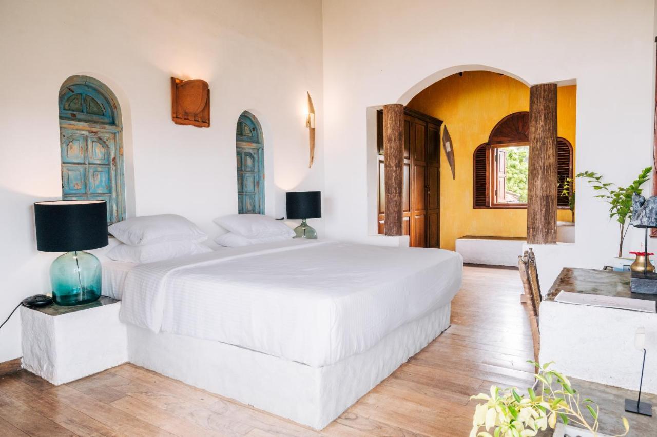 Santi Beach House With Pool & Beach Weligama Ngoại thất bức ảnh