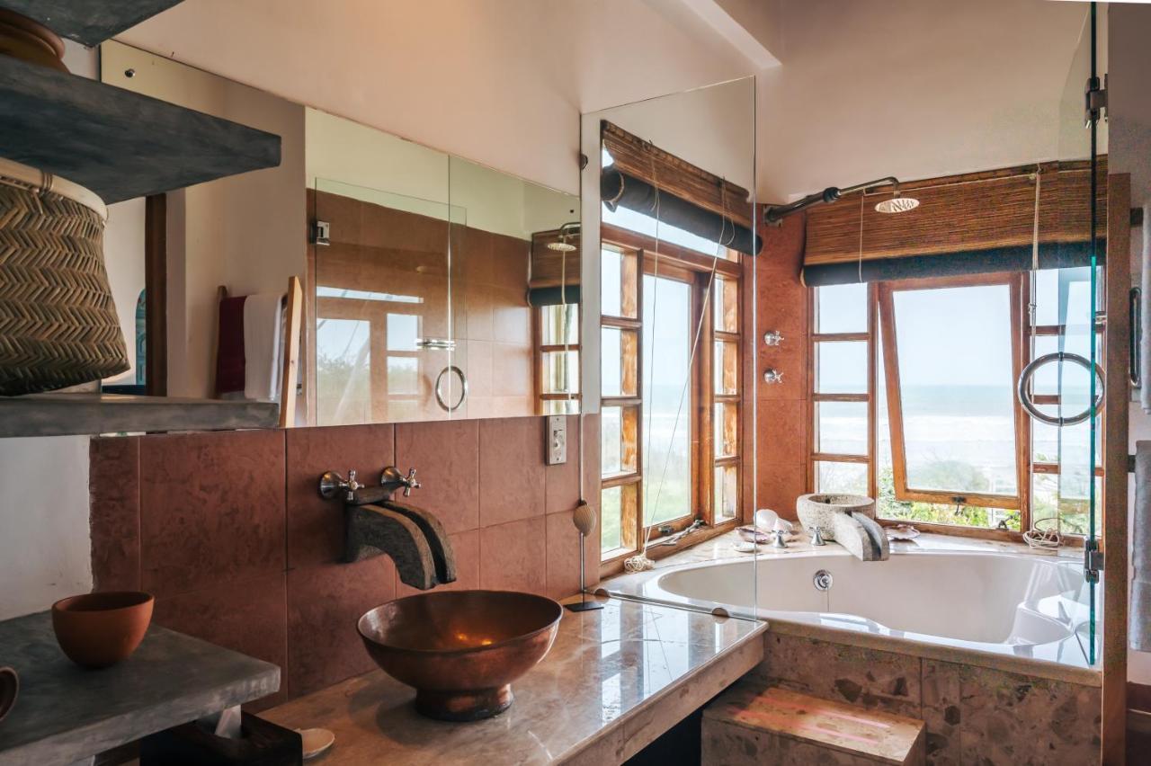 Santi Beach House With Pool & Beach Weligama Ngoại thất bức ảnh