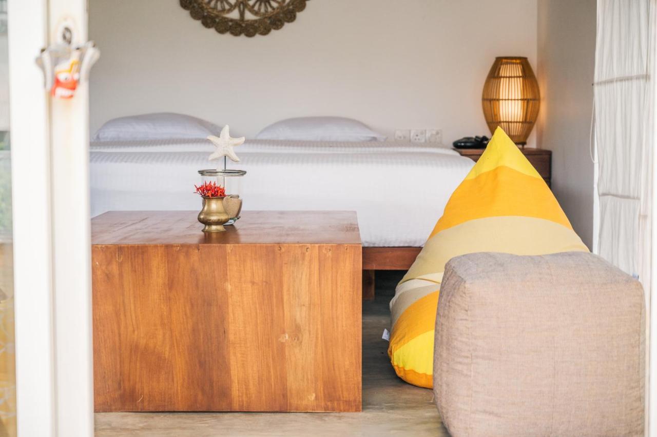 Santi Beach House With Pool & Beach Weligama Ngoại thất bức ảnh