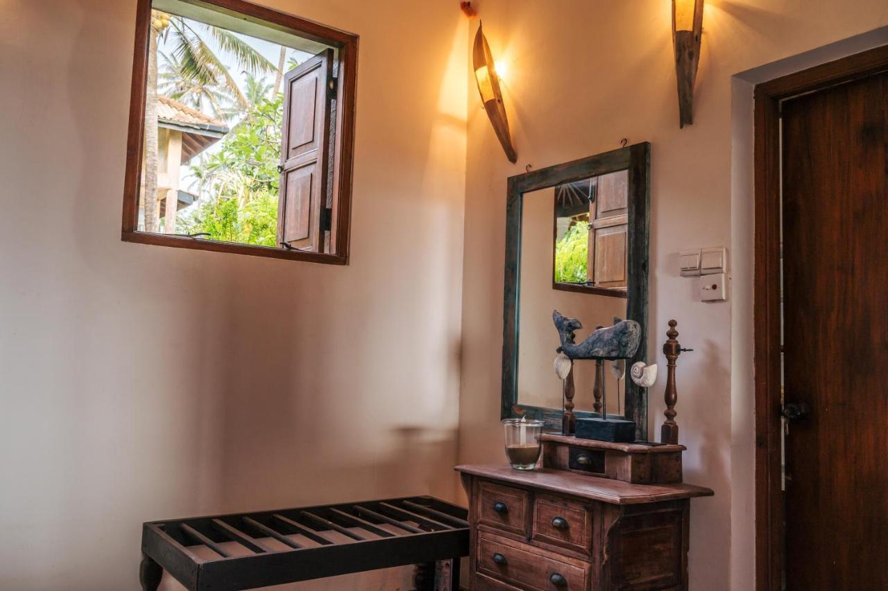 Santi Beach House With Pool & Beach Weligama Ngoại thất bức ảnh