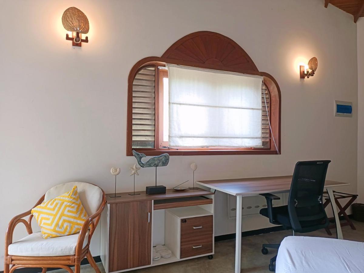 Santi Beach House With Pool & Beach Weligama Ngoại thất bức ảnh