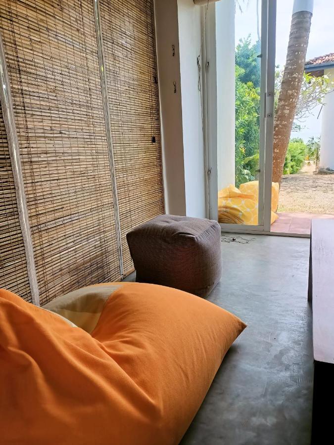 Santi Beach House With Pool & Beach Weligama Ngoại thất bức ảnh